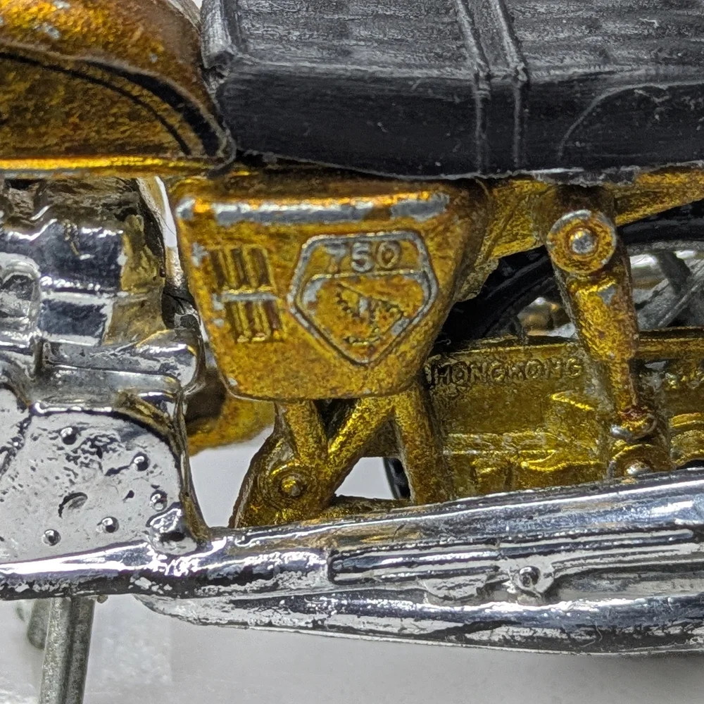 Vintage 1980 ZEE TOYS Gold HONDA 750 Motorcycle diecast - Picture 2 of 8